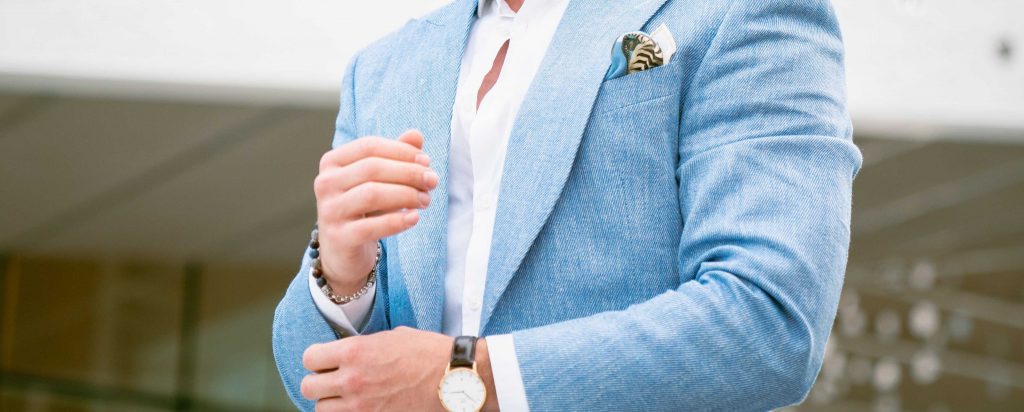 how to wear a suit in summer