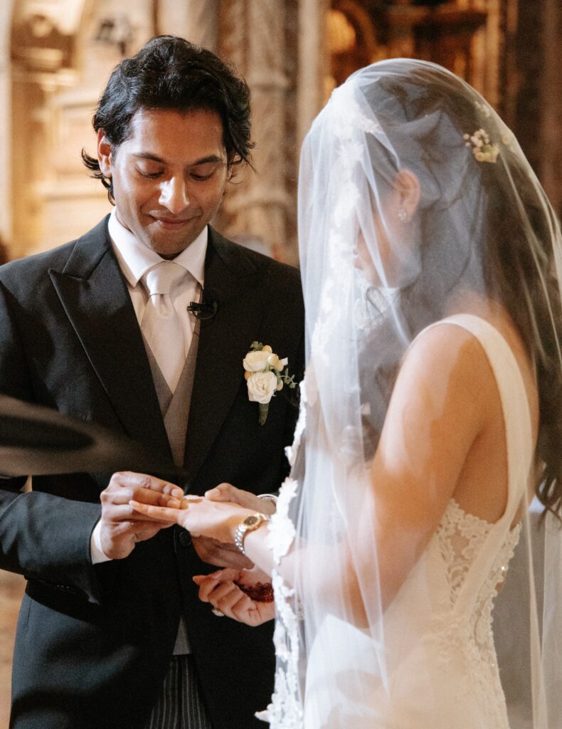 The Best Fabrics for a Bespoke Wedding Suit: A Groom’s Guide Wool fabric for wedding suits